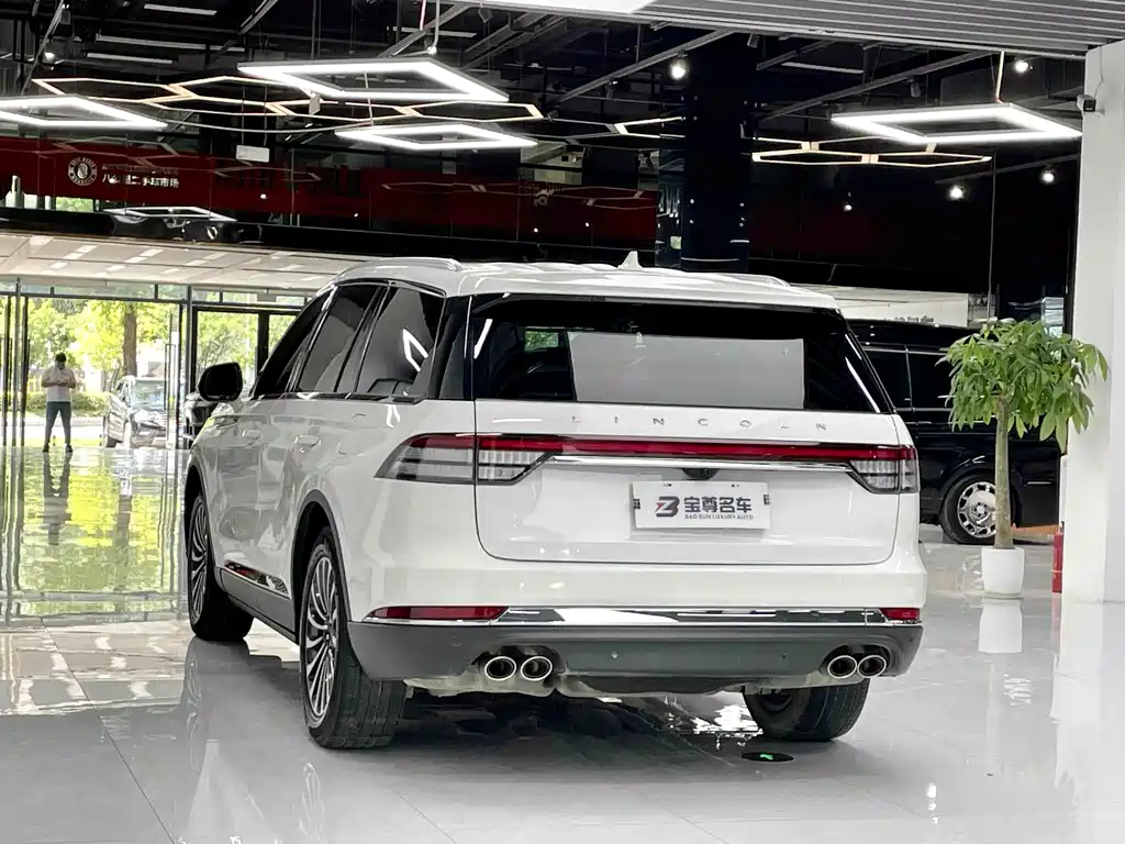 Lincoln Aviator (Import) — миниатюра 10