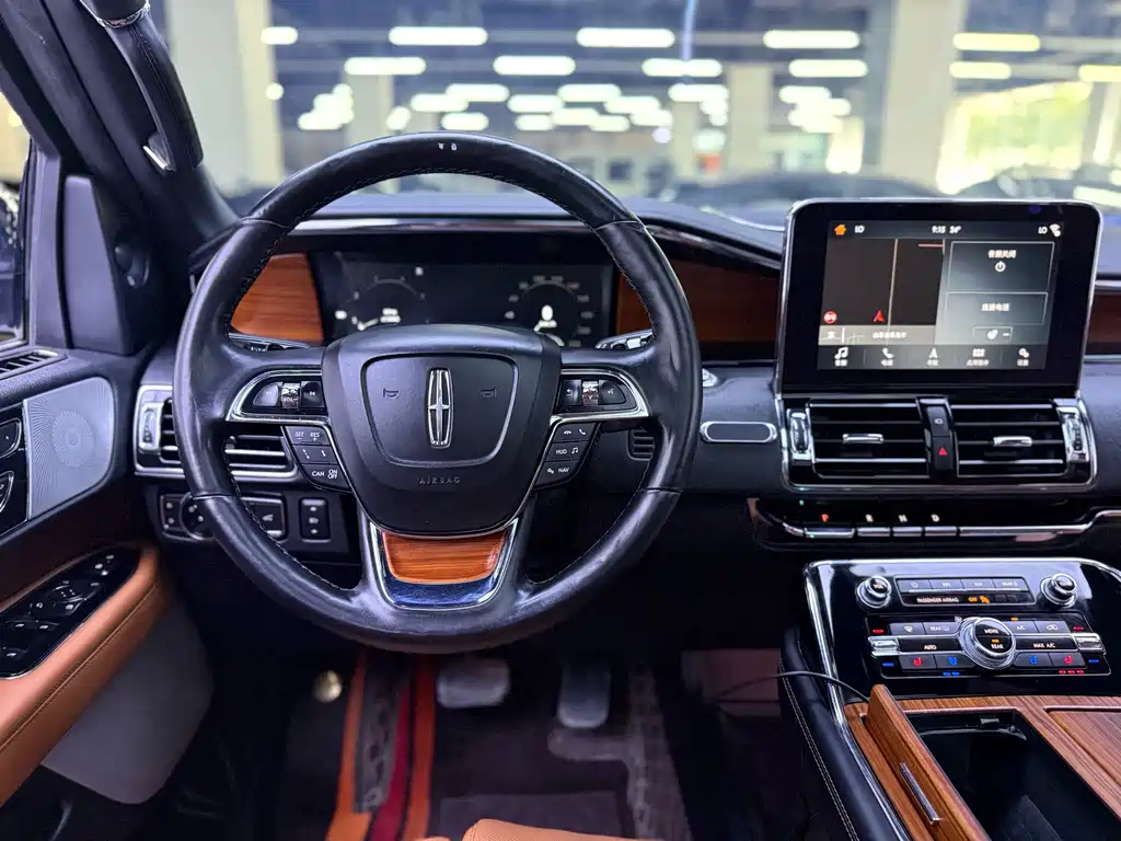 Lincoln Navigator — миниатюра 22