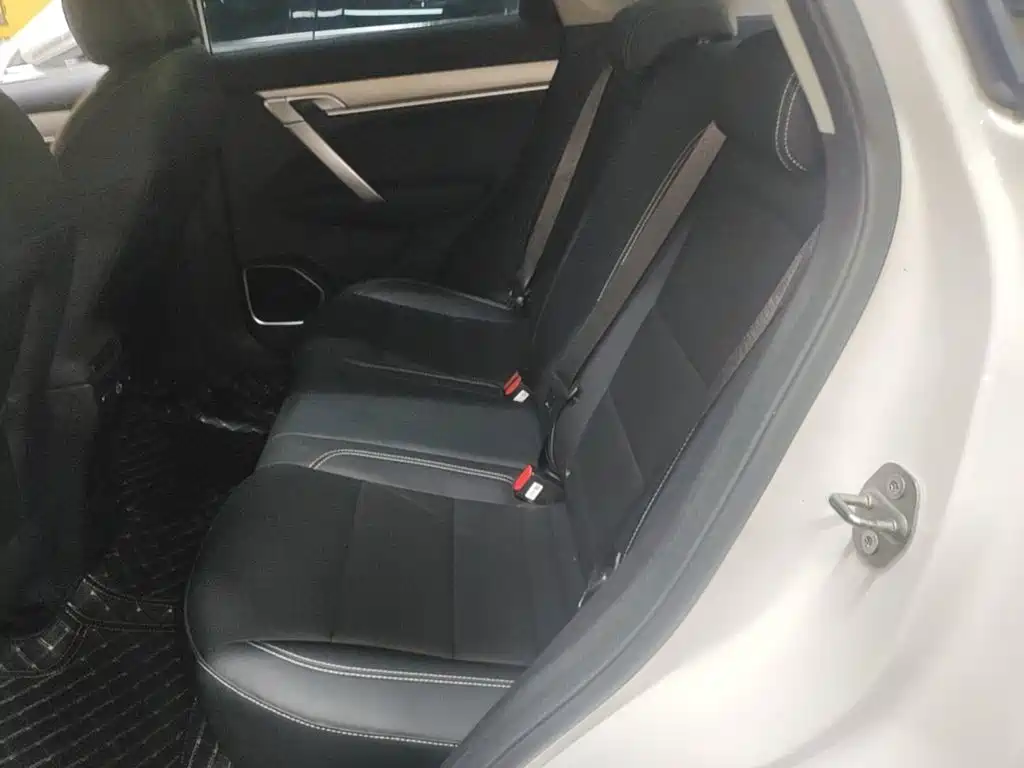 Geely Binyue — миниатюра 17