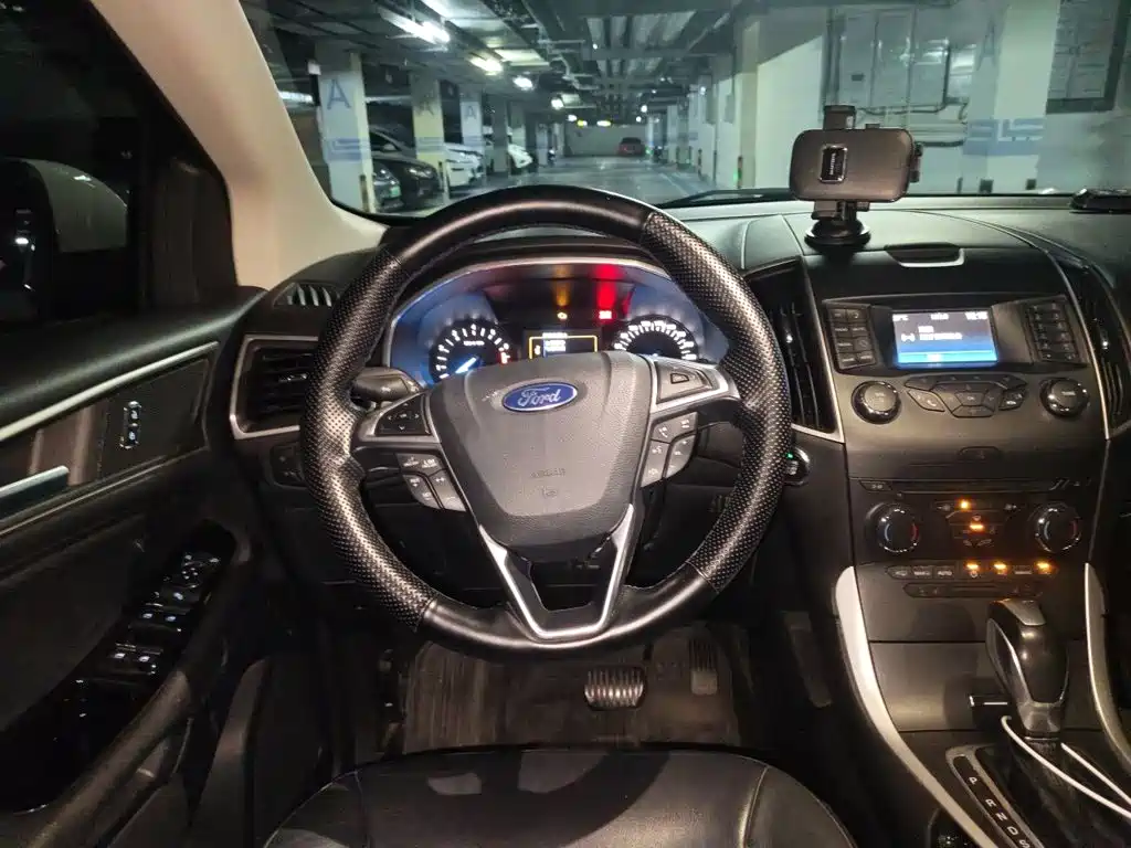 Ford Edge — миниатюра 11