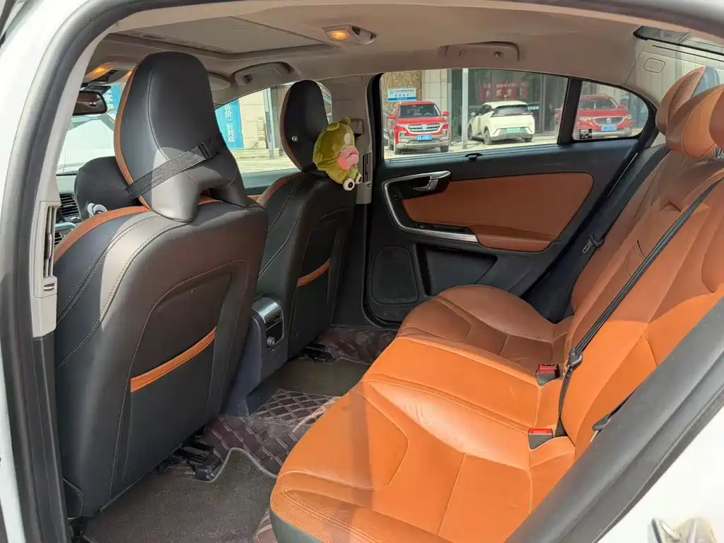 Volvo S60 — миниатюра 11