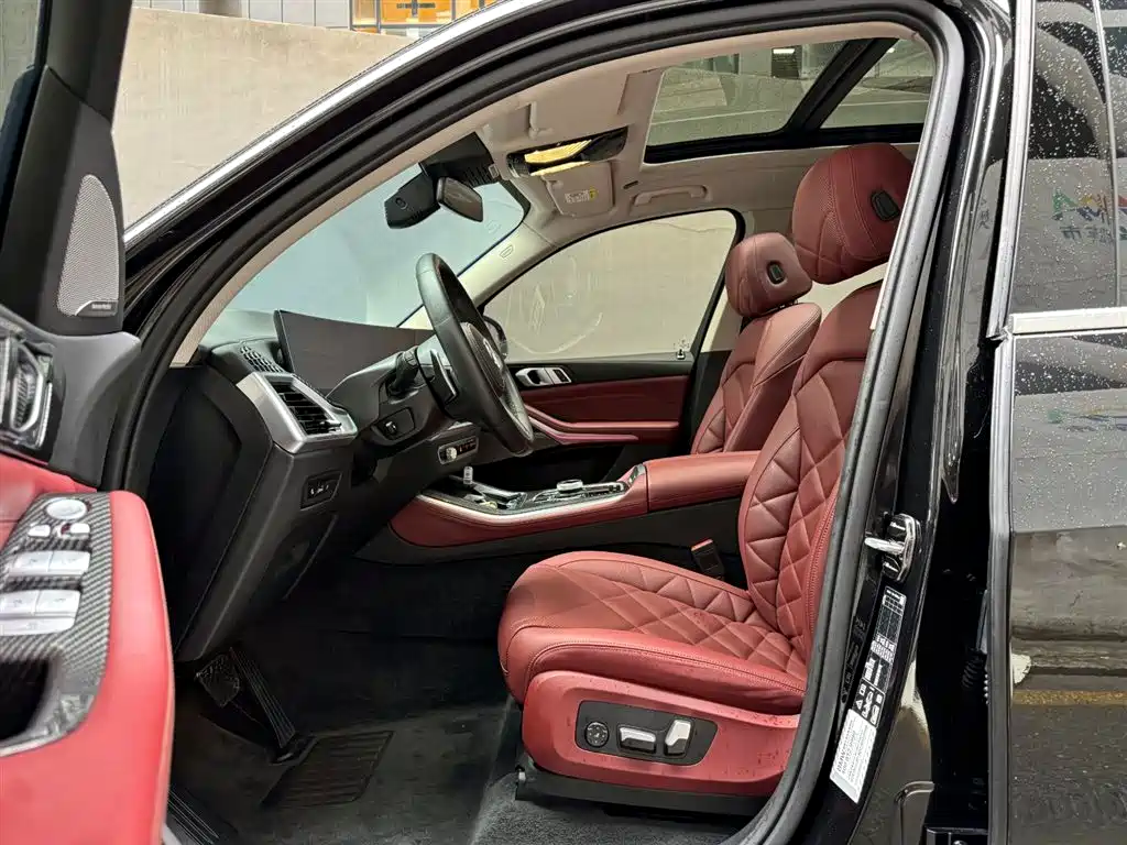 BMW X5 2023 xDrive 30Li Premium M Sport