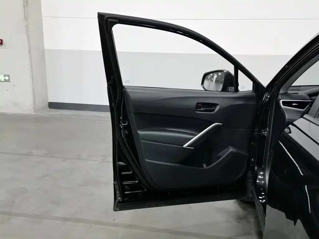 Toyota Frontlander — миниатюра 8