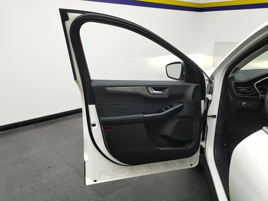 Ford Escape — миниатюра 7