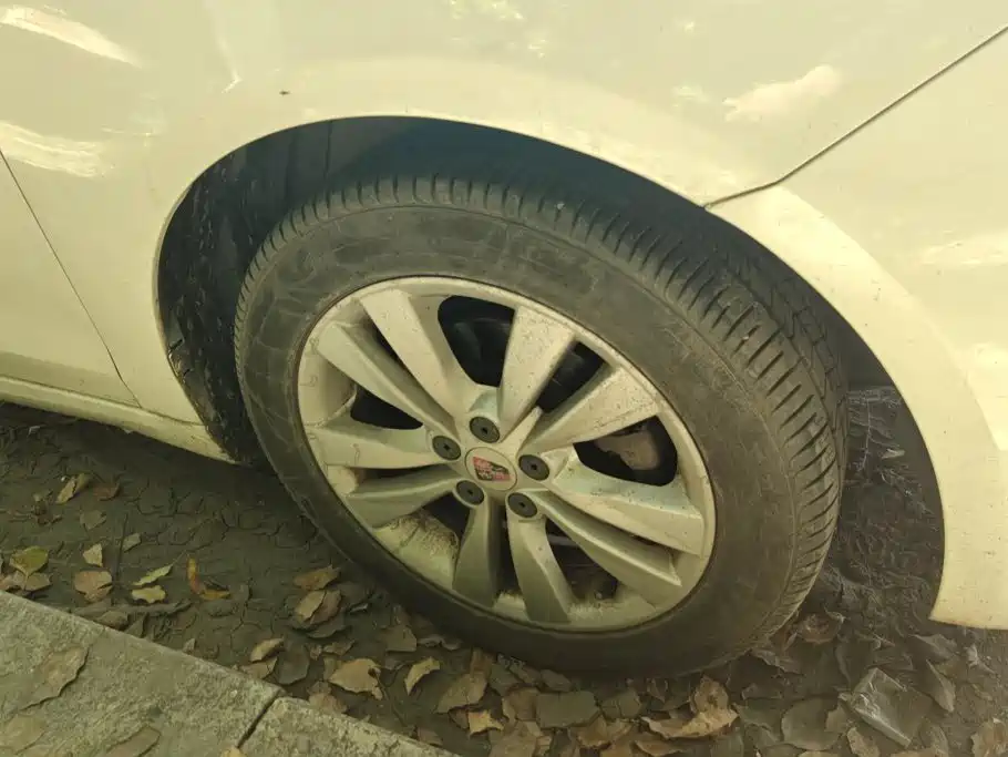 Roewe 360 — миниатюра 6