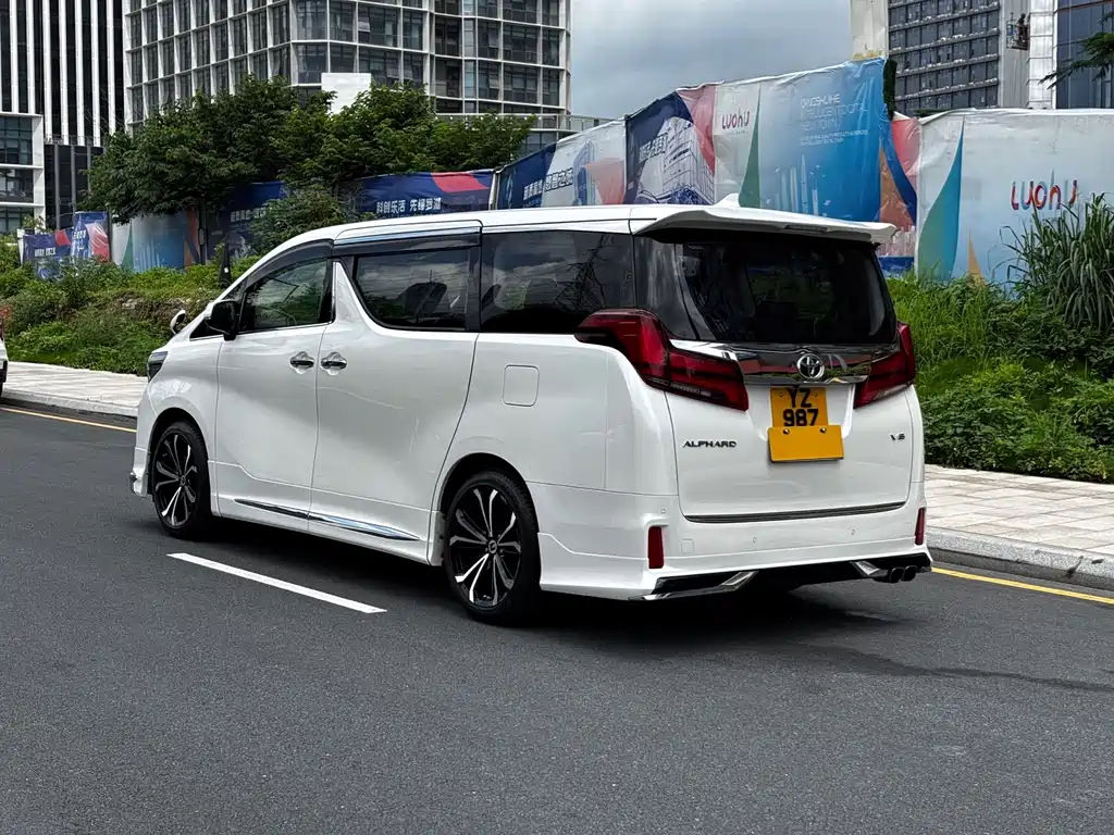 Toyota Alphard 2018 3.5L Luxury