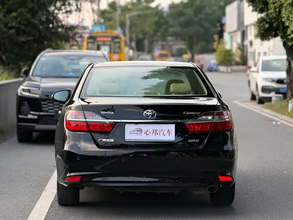 Toyota Camry — миниатюра 20