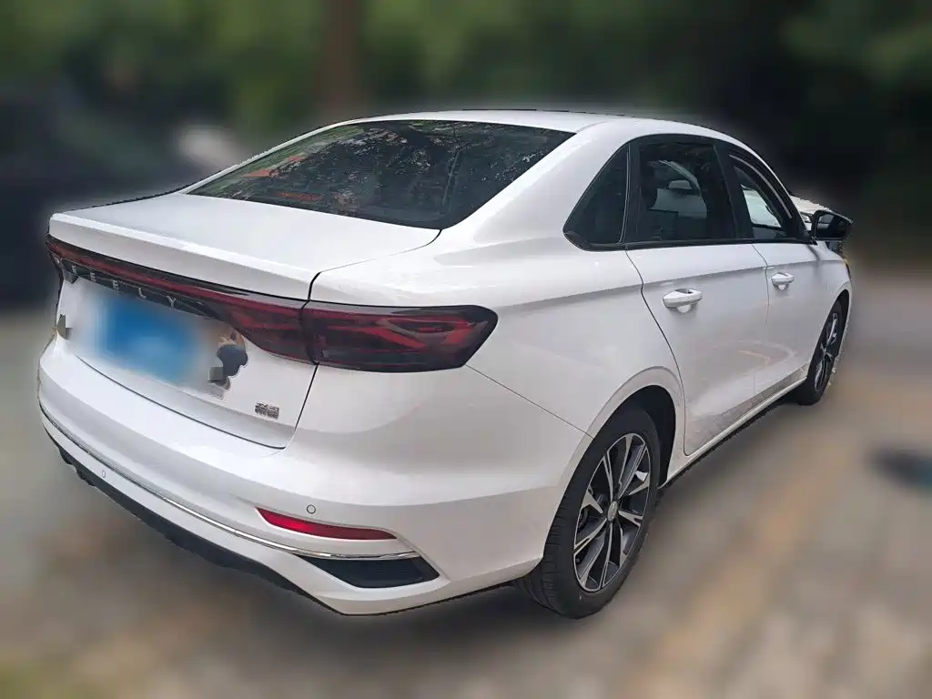 Geely Emgrand — миниатюра 4