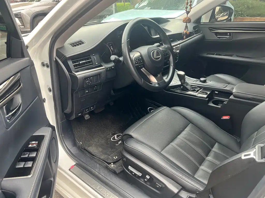 Lexus ES 2015 200 Elite