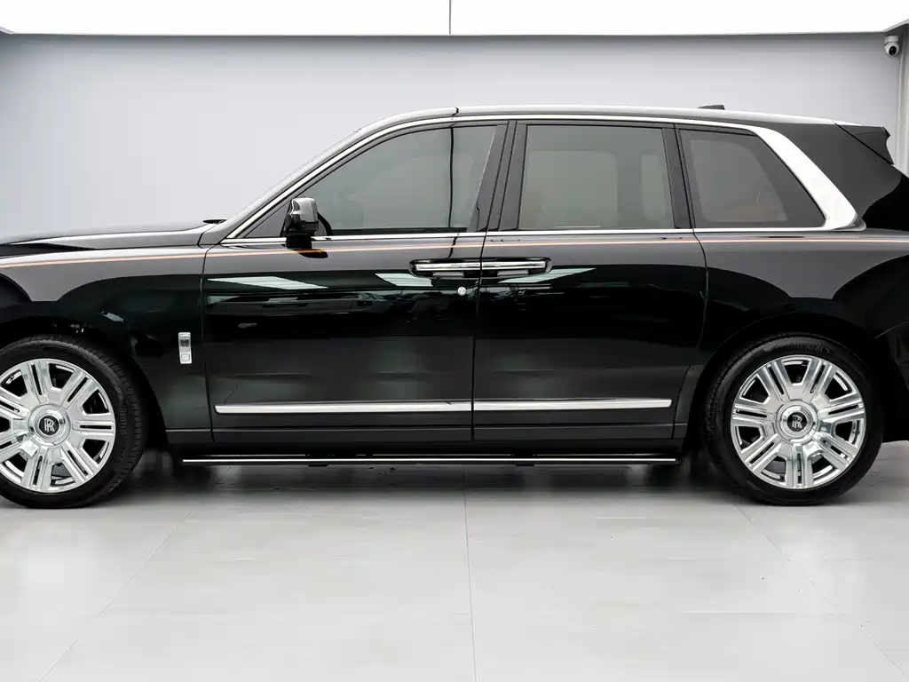 Rolls-Royce Cullinan 2024 мест