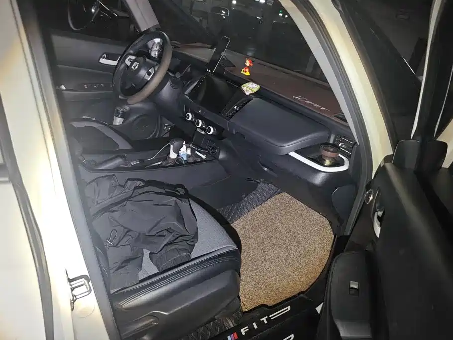 Honda Fit — миниатюра 8