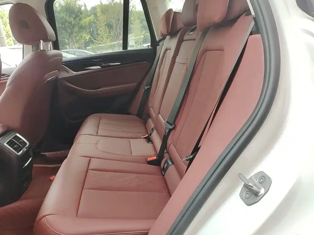 BMW iX3 — миниатюра 17
