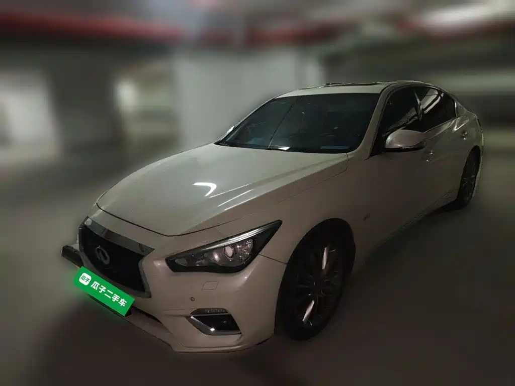 Infiniti Q50L