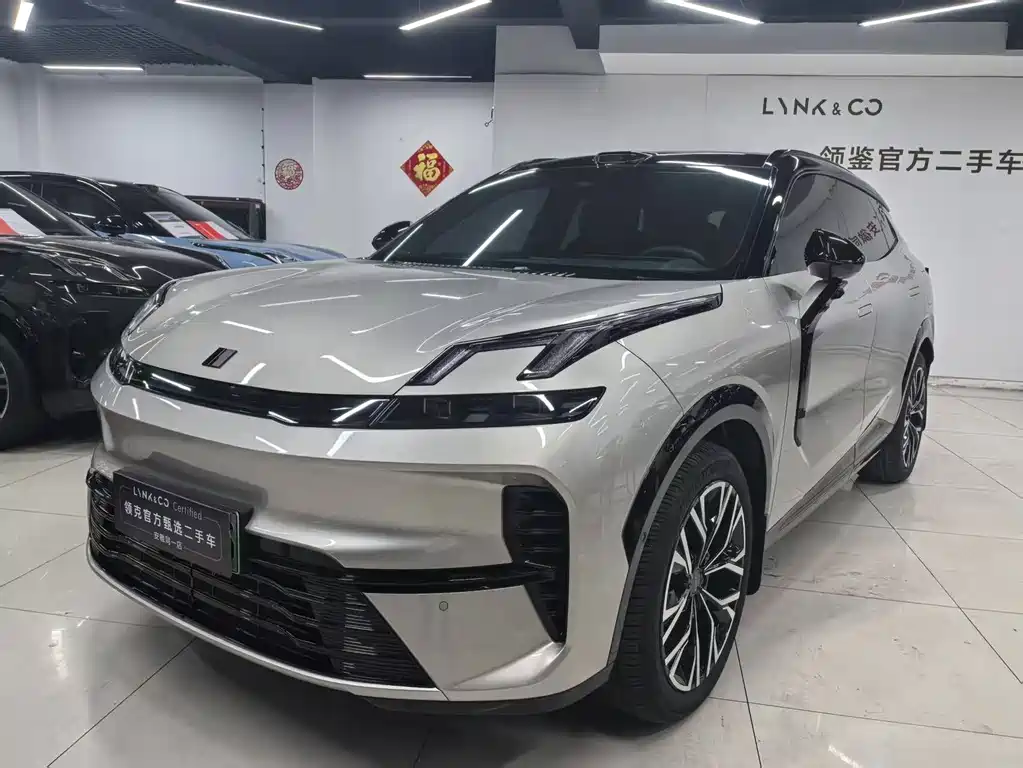 Lynk & Co 08 EM-P