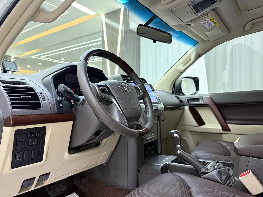 Toyota Prado (Import) — миниатюра 5