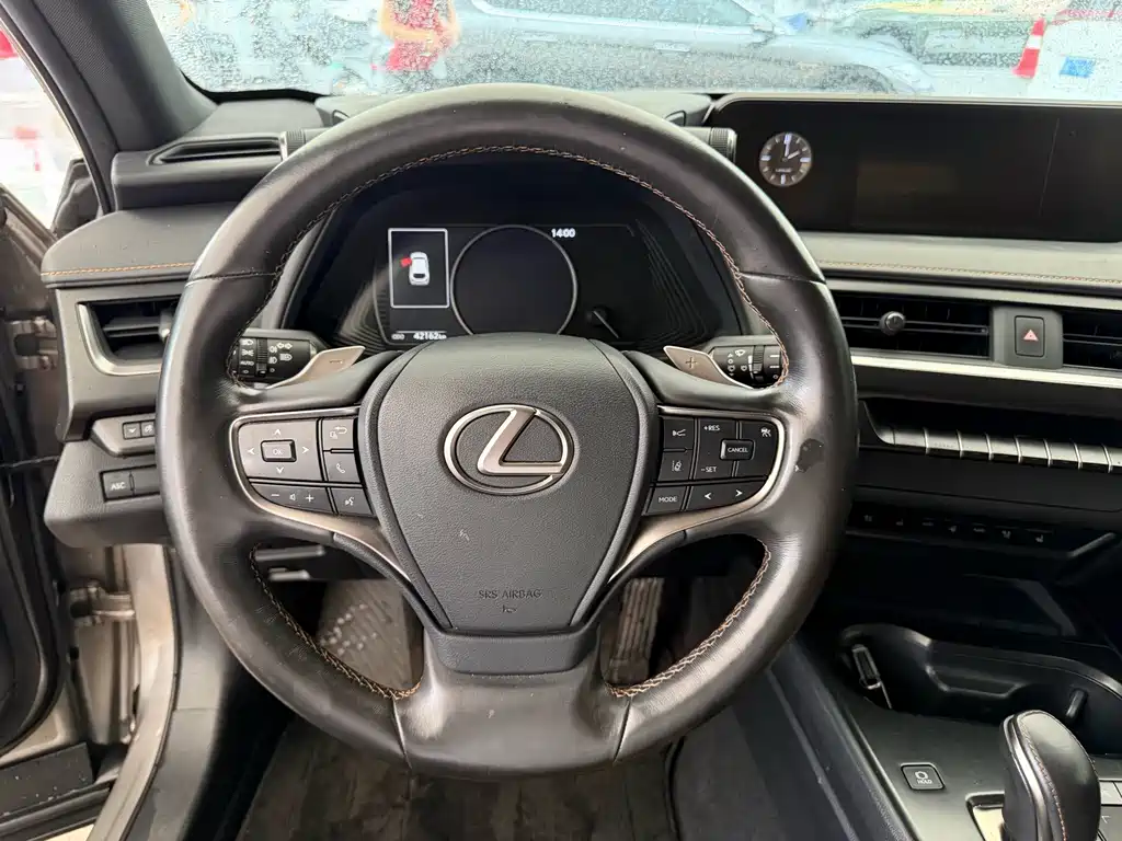 Lexus UX New Energy — миниатюра 11