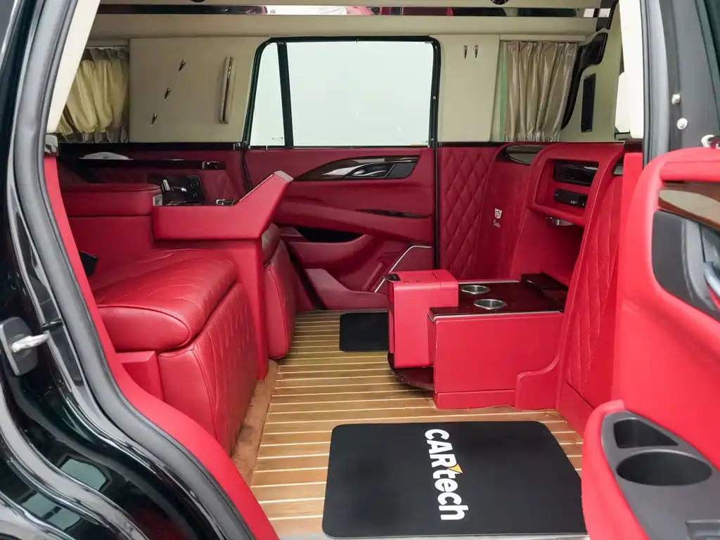 Cadillac Escalade — миниатюра 14