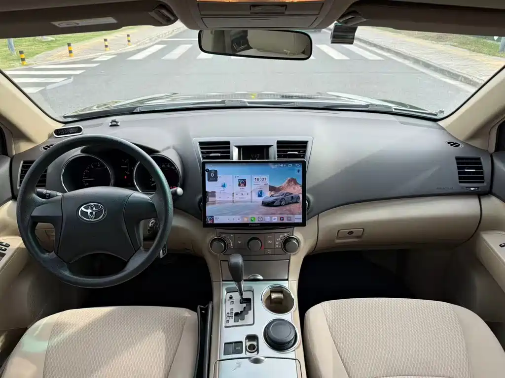 Toyota Highlander — миниатюра 9