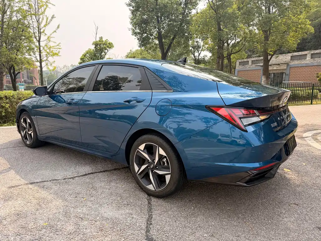 Hyundai Elantra — миниатюра 7