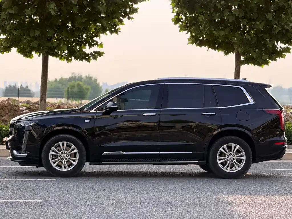 Cadillac XT6 2022 2.0T мест