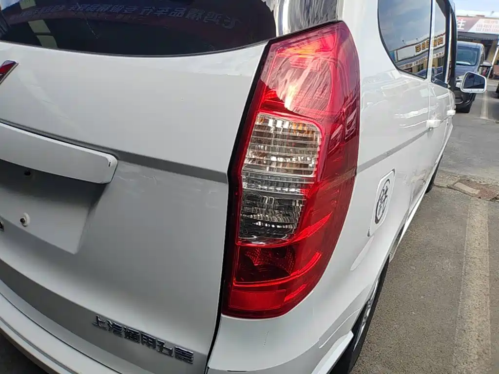 Wuling Hongguang — миниатюра 8