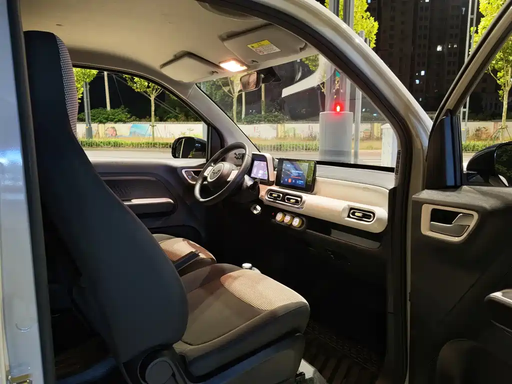 Wuling MINIEV — миниатюра 14