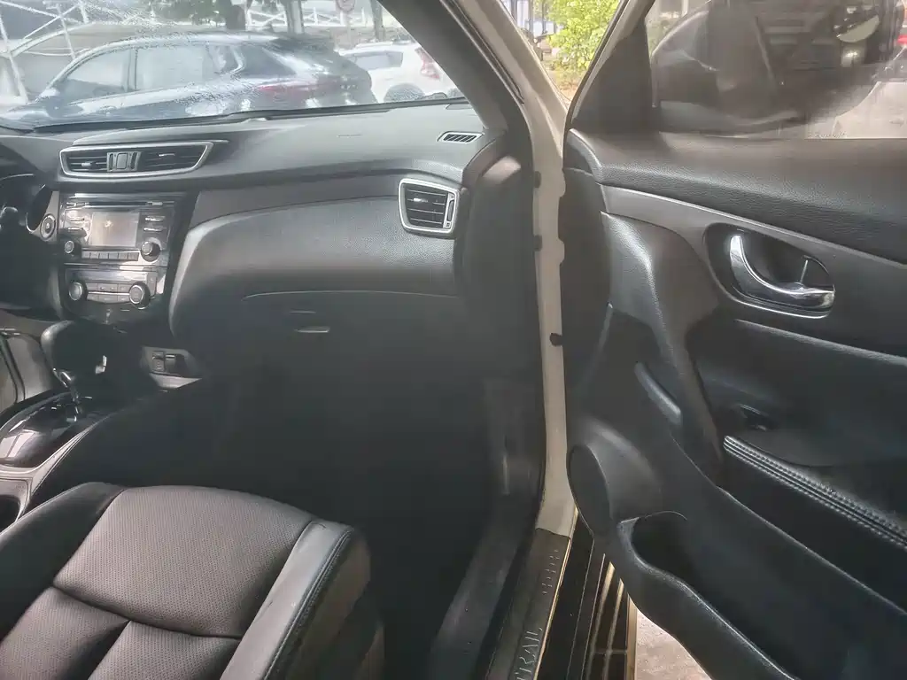 Nissan X-Trail — миниатюра 5