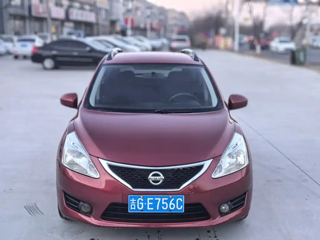 Nissan Tiida 2011 1.6L CVT Comfort