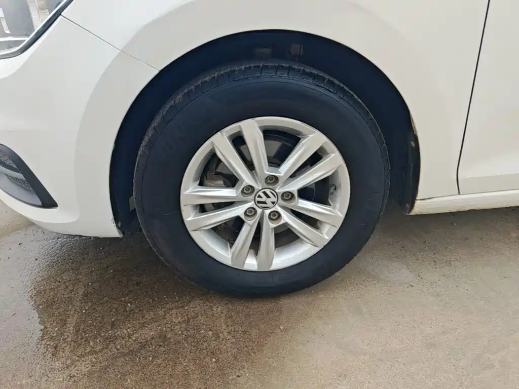 Volkswagen Santana — миниатюра 23