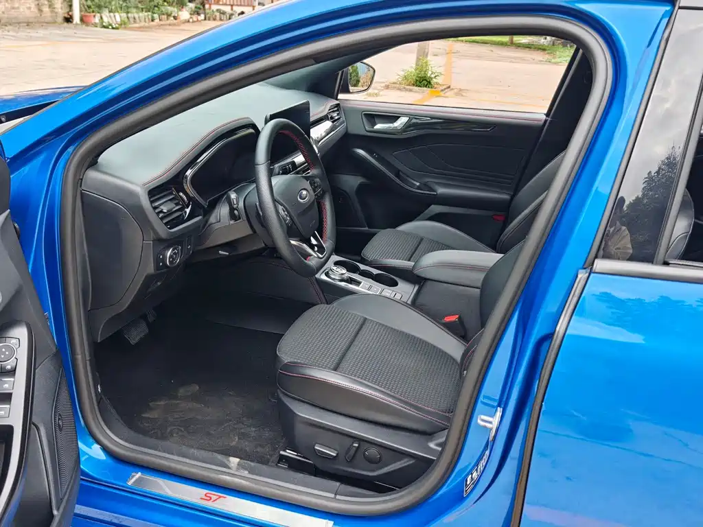 Ford Focus — миниатюра 8