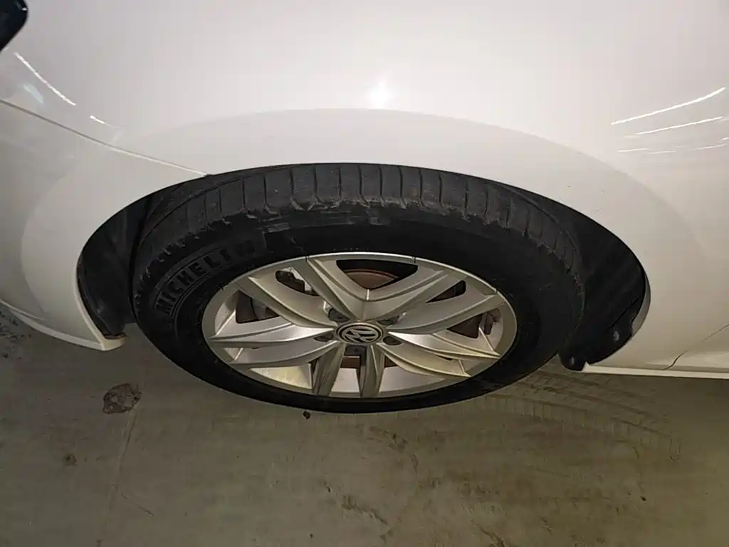 Volkswagen Golf — миниатюра 23