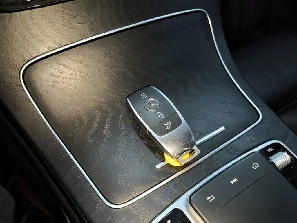 Mercedes-Benz C-Class — миниатюра 9
