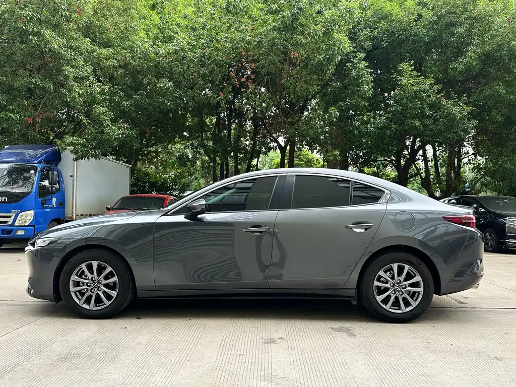 Mazda 3 Axela — миниатюра 12