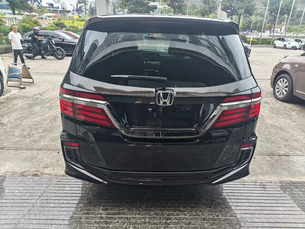 Honda Elysion — миниатюра 5