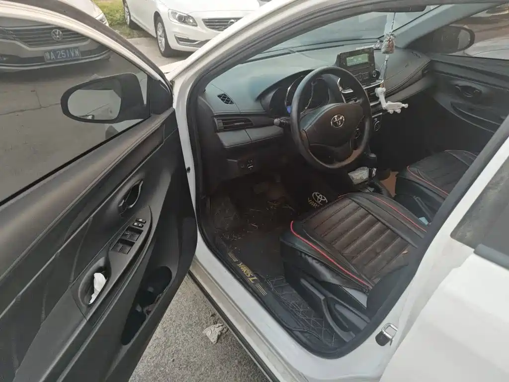 Toyota Yaris L — миниатюра 12