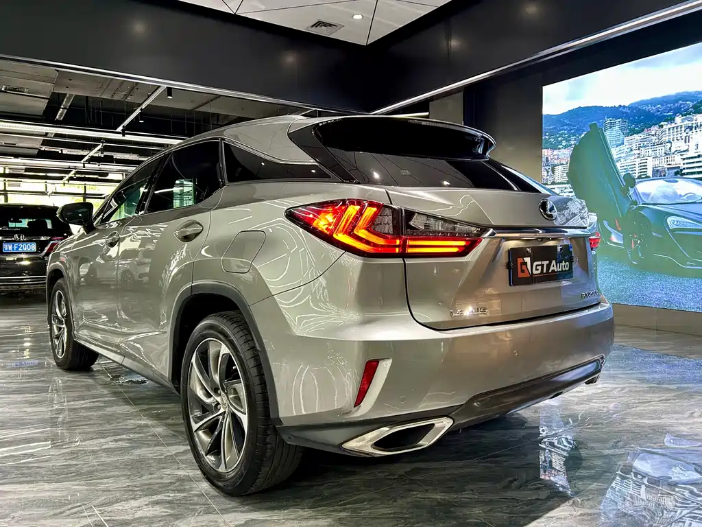 Lexus RX — миниатюра 7