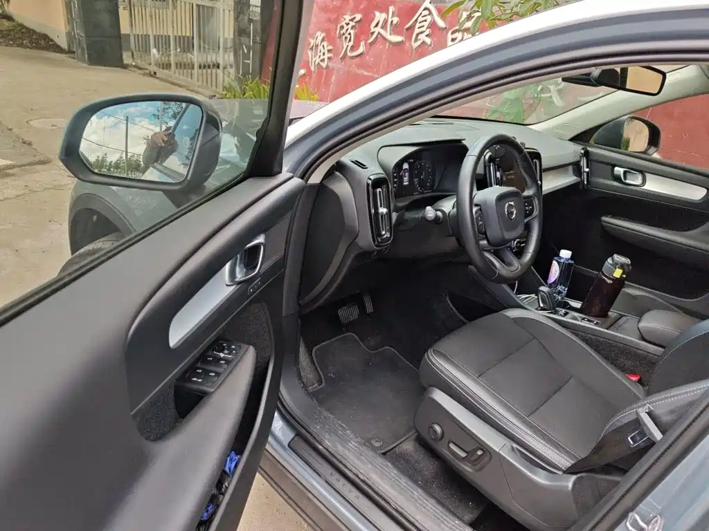 Volvo XC40 — миниатюра 14