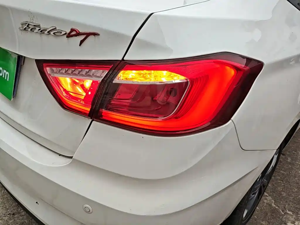 Changan Eado DT — миниатюра 8