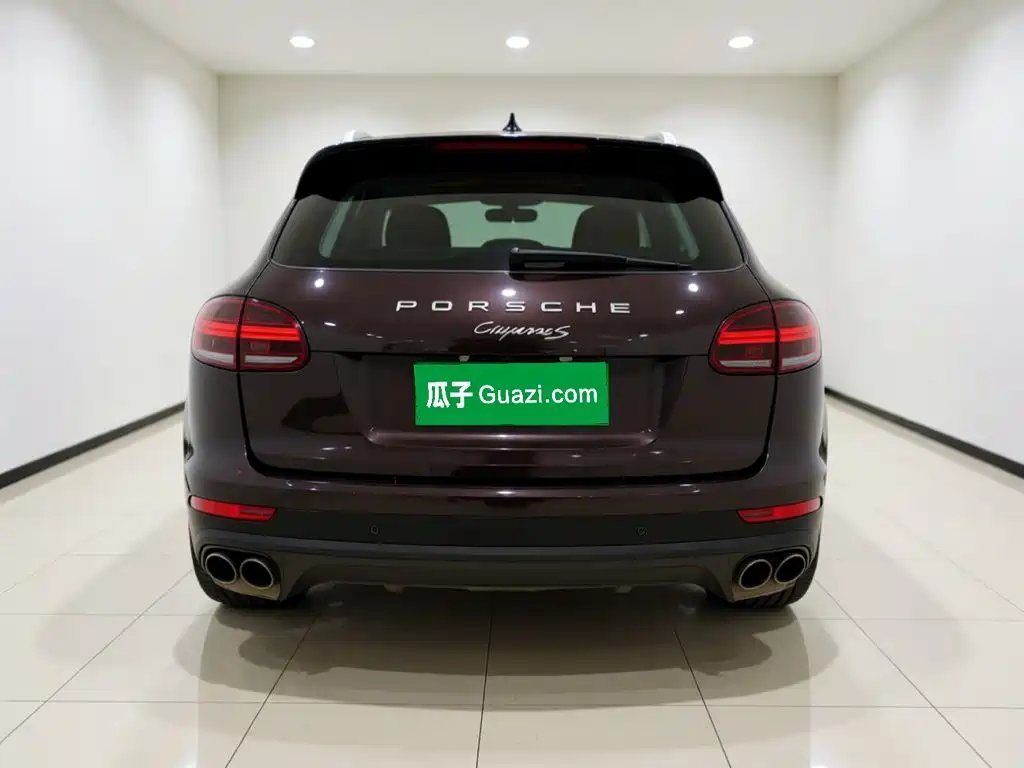 Porsche Cayenne — миниатюра 5