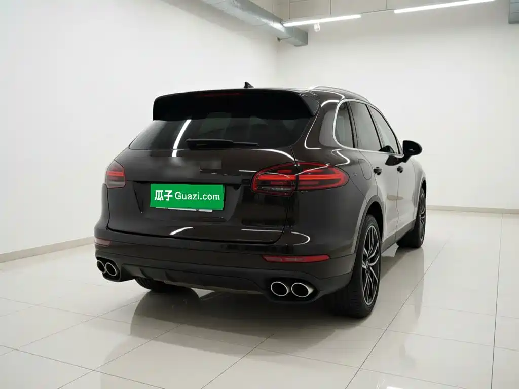 Porsche Cayenne — миниатюра 6