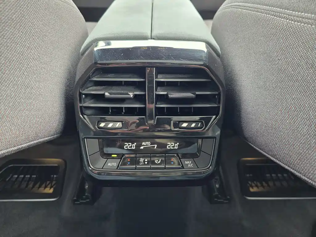 BMW iX — миниатюра 21