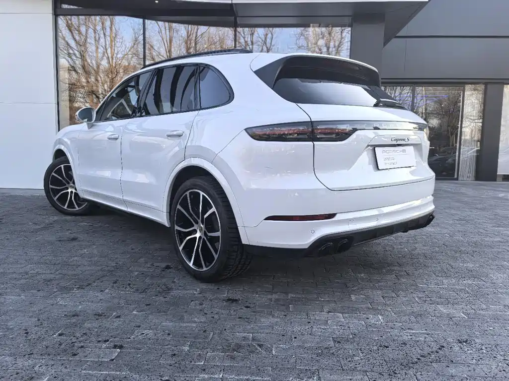 PORSCHE CAYENNE