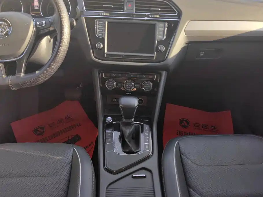 Volkswagen Tiguan L — миниатюра 16
