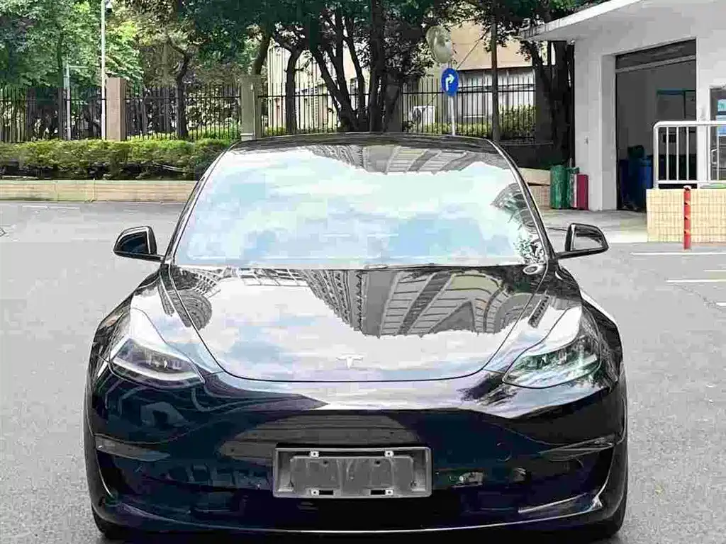 Tesla Model 3 — миниатюра 2