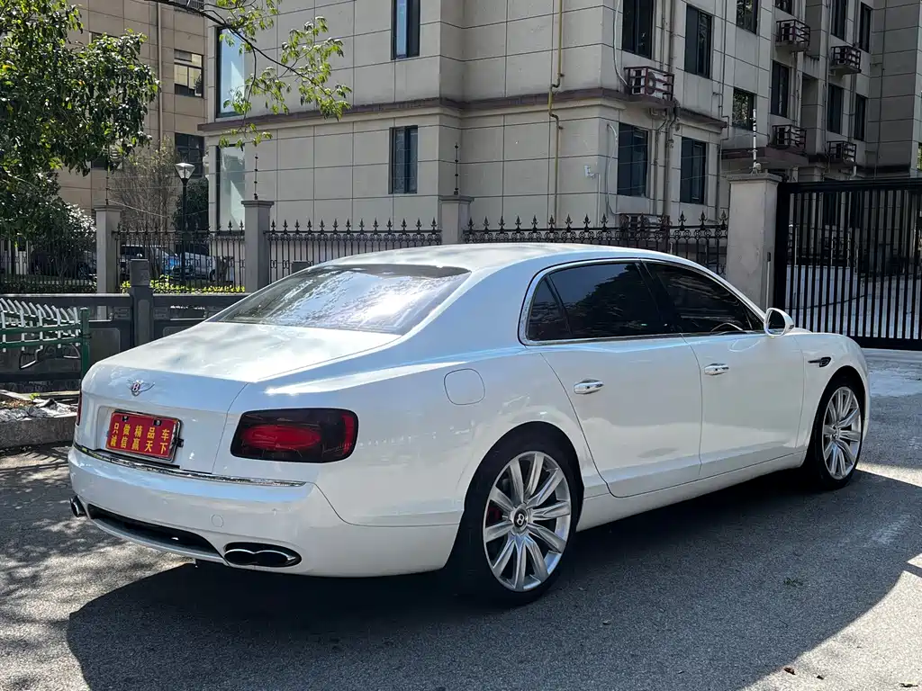 Bentley Flying Spur — миниатюра 15