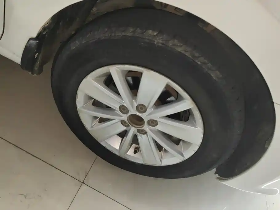 Volkswagen Santana — миниатюра 6