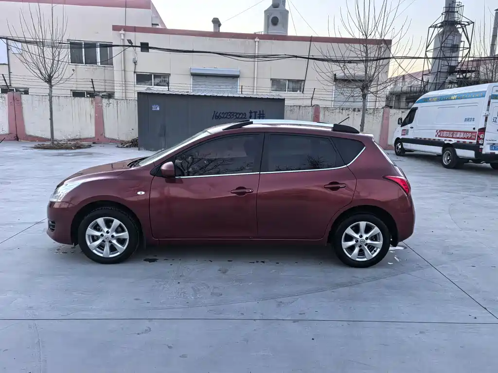 Nissan Tiida 2011 1.6L CVT Comfort