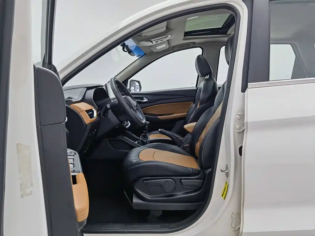Wuling Hongguang S3 — миниатюра 10