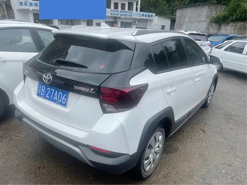 Toyota Yaris L — миниатюра 3