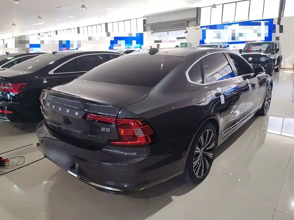 Volvo S90 — миниатюра 7